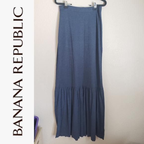 🍁Banana Republic Maxi Skirt